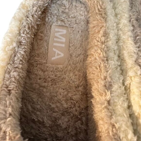 Mia Smiley Face Faux Fur Slippers Size 9M Beige & Yellow Cozy Comfort Footwear - Picture 2 of 5